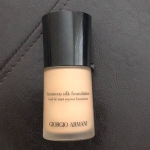 Giorgio Armani Luminous Silk Foundation